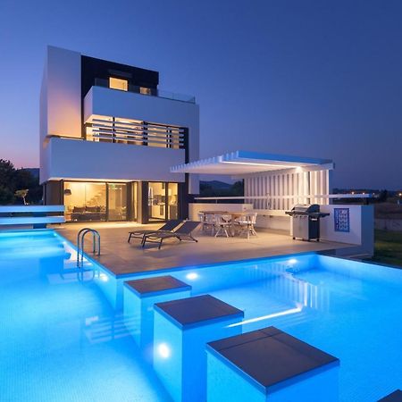 Albatross Beach Front Villas Gennadi Luaran gambar