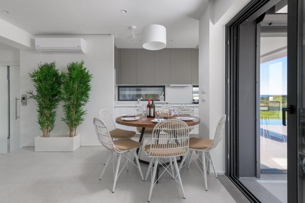 Albatross Beach Front Villas Gennadi Luaran gambar